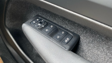 Volvo XC40 2.0 B4P Plus Dark 5dr Auto Petrol Estate